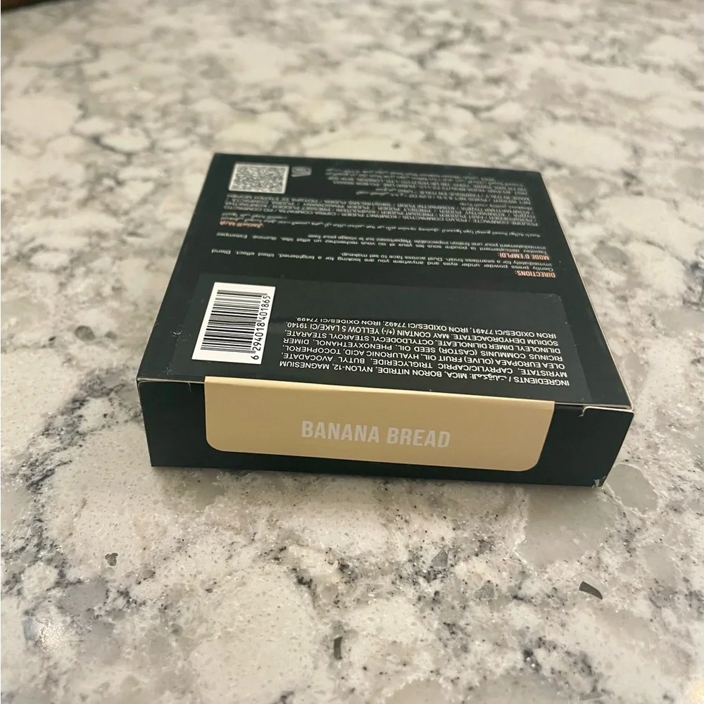 HUDA BEAUTY Easy Bake Pressed Powder
